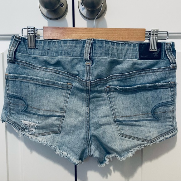 💙 American Eagle Denim Shorts 💙 - Picture 3 of 4